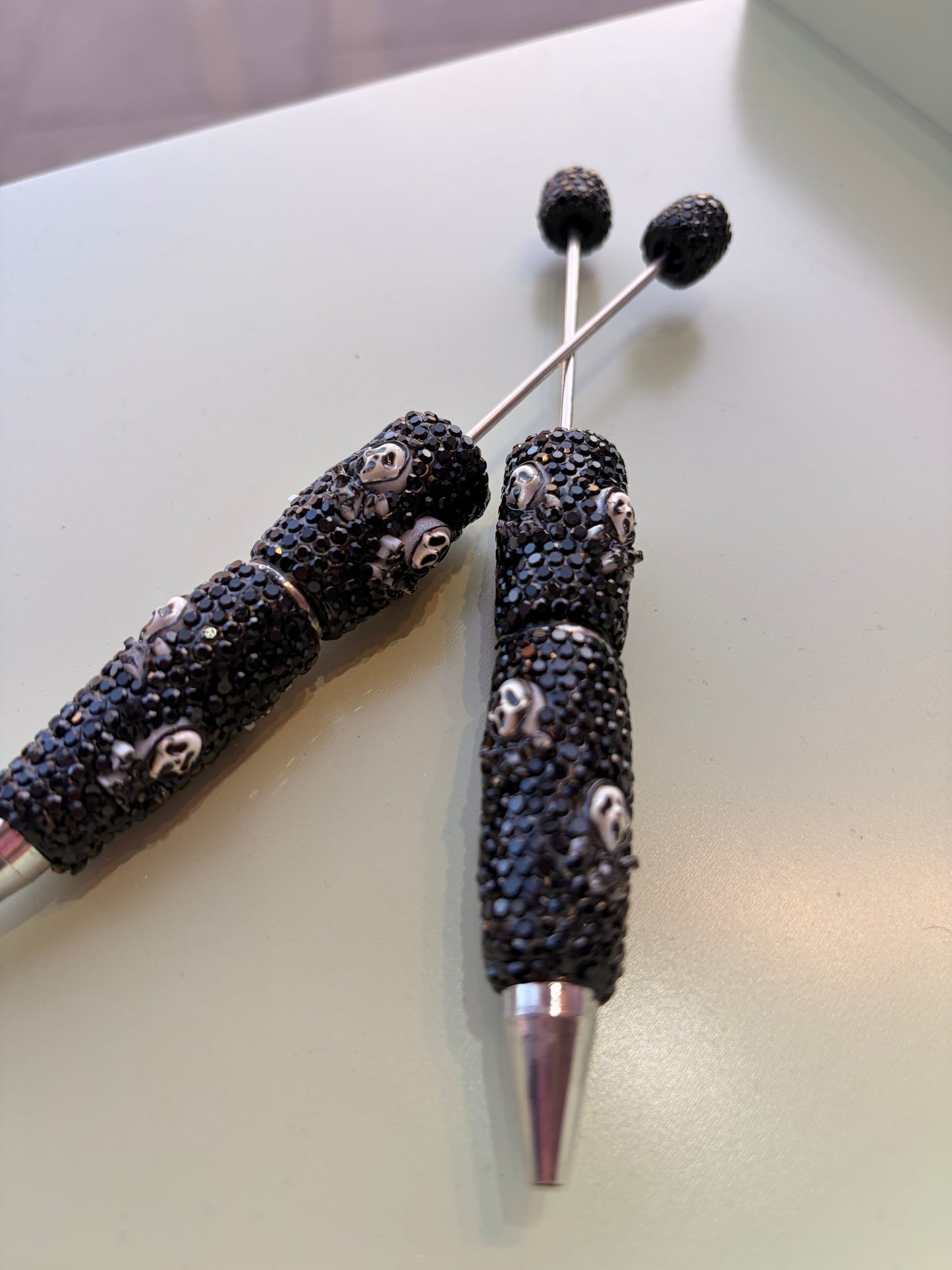Ghost face beadable pen