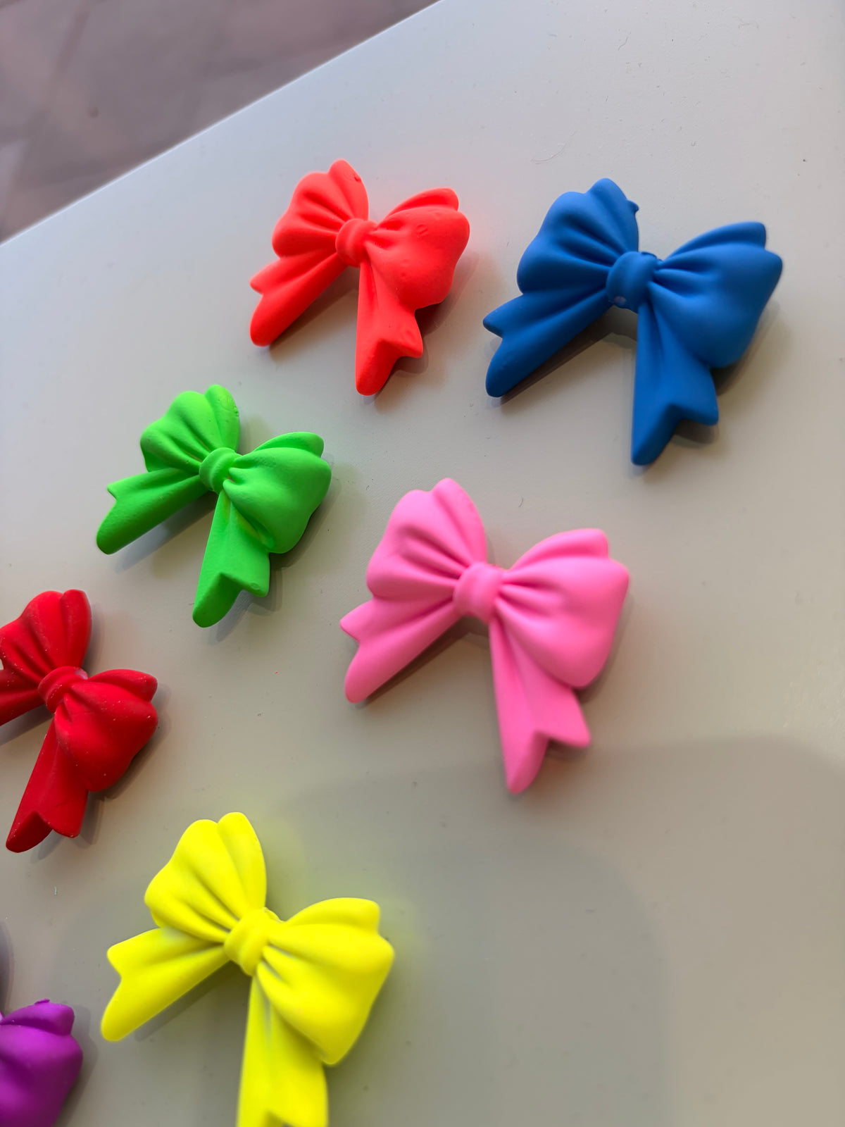 Neon bow beads
