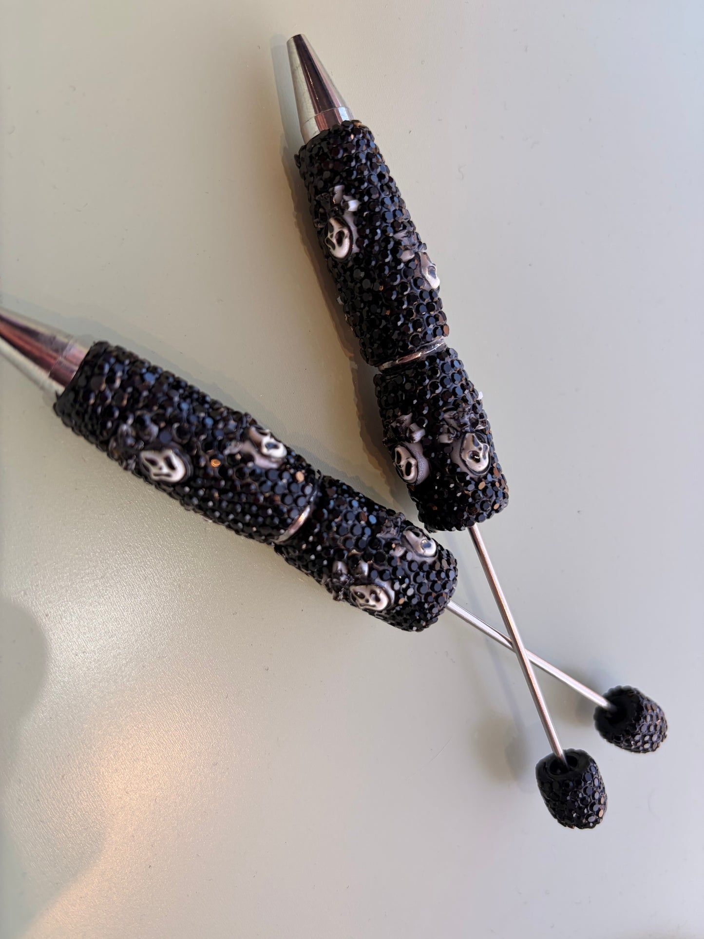 Ghost face beadable pen