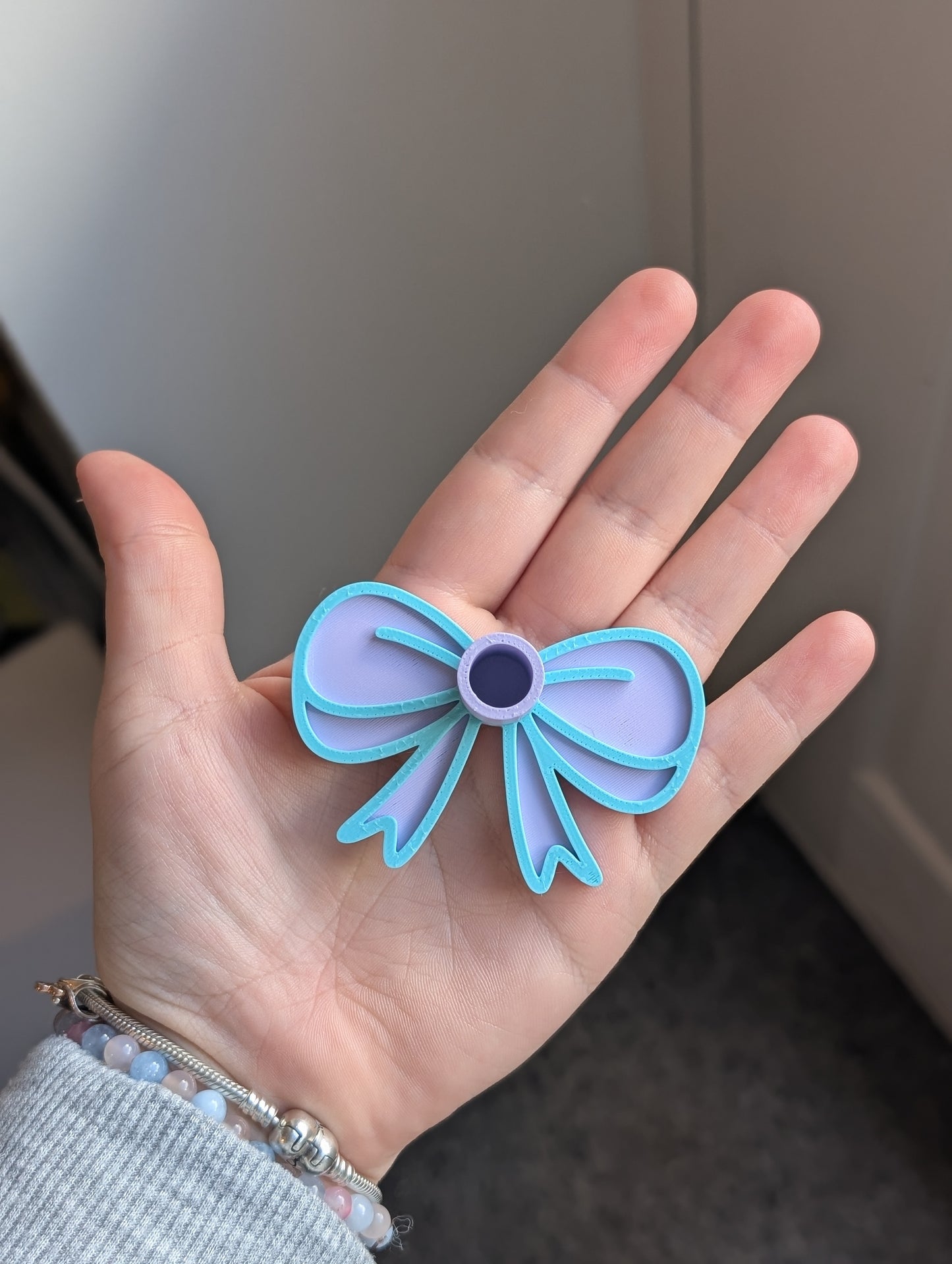 Bow pen holder